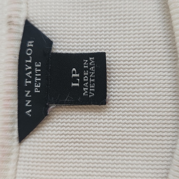 Ann Taylor Sweatshirt x Sweater Ivory Colored Cracked Ice Textured. Size LP - Picture 8 of 12